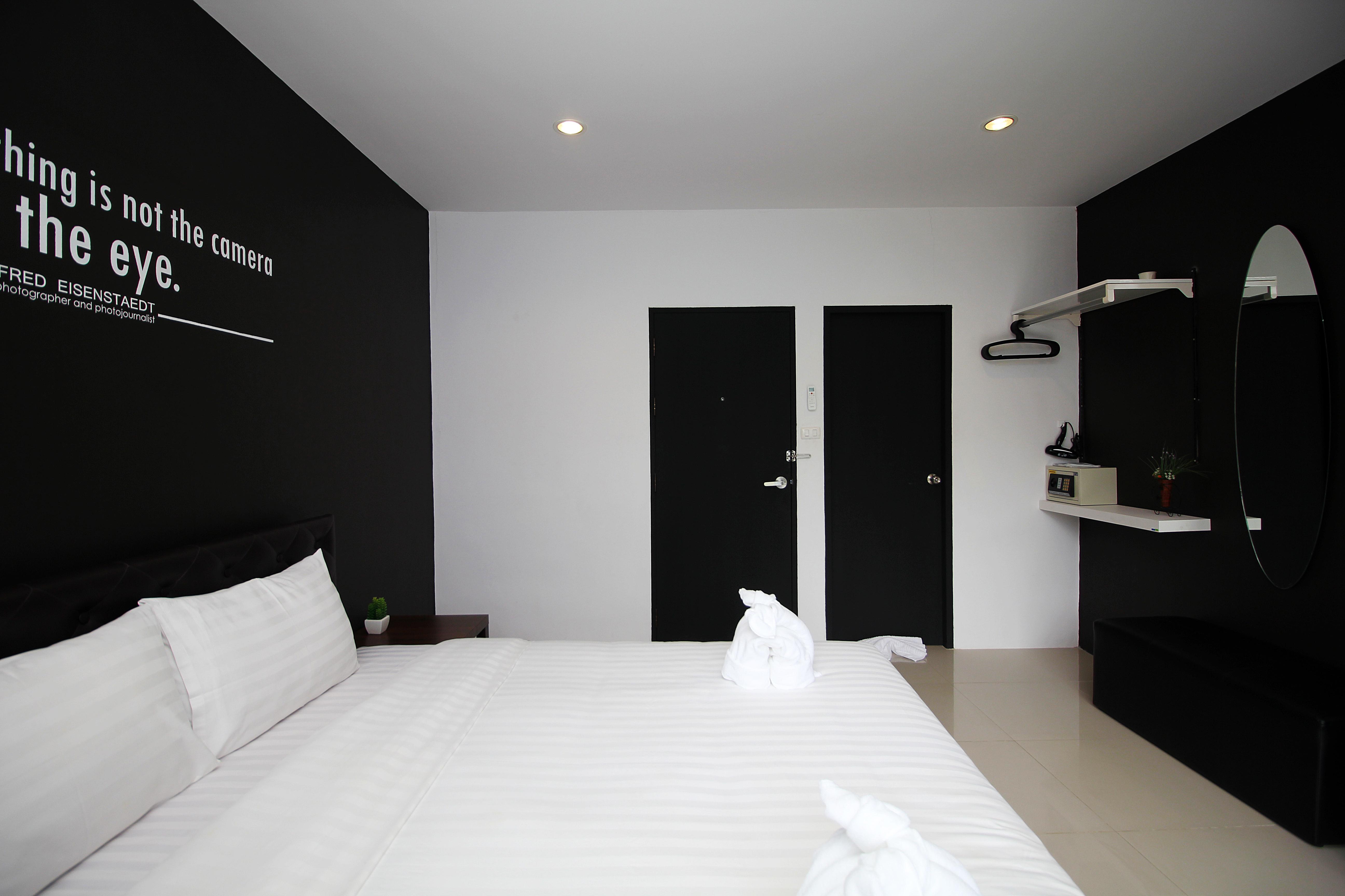 The Artist House Hotel Patong Luaran gambar